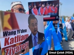 İstanbul’da yaşayan Uygurlar, Çin Dışişleri Bakanı Wang Yi'nin Türkiye ziyaretini protesto etti.