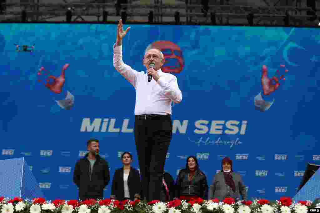 Turkey&#39;s main opposition party CHP leader Kilicdaroglu is holding a rally in Mersin, Turkey